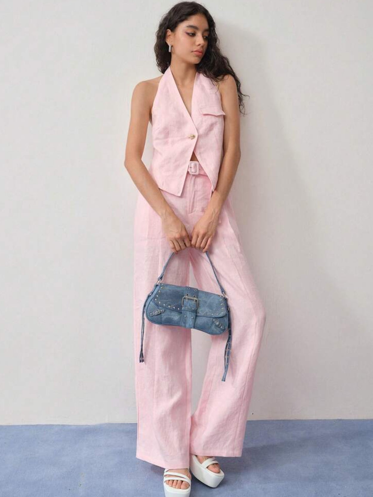 Pink top halter y pantalón de lino