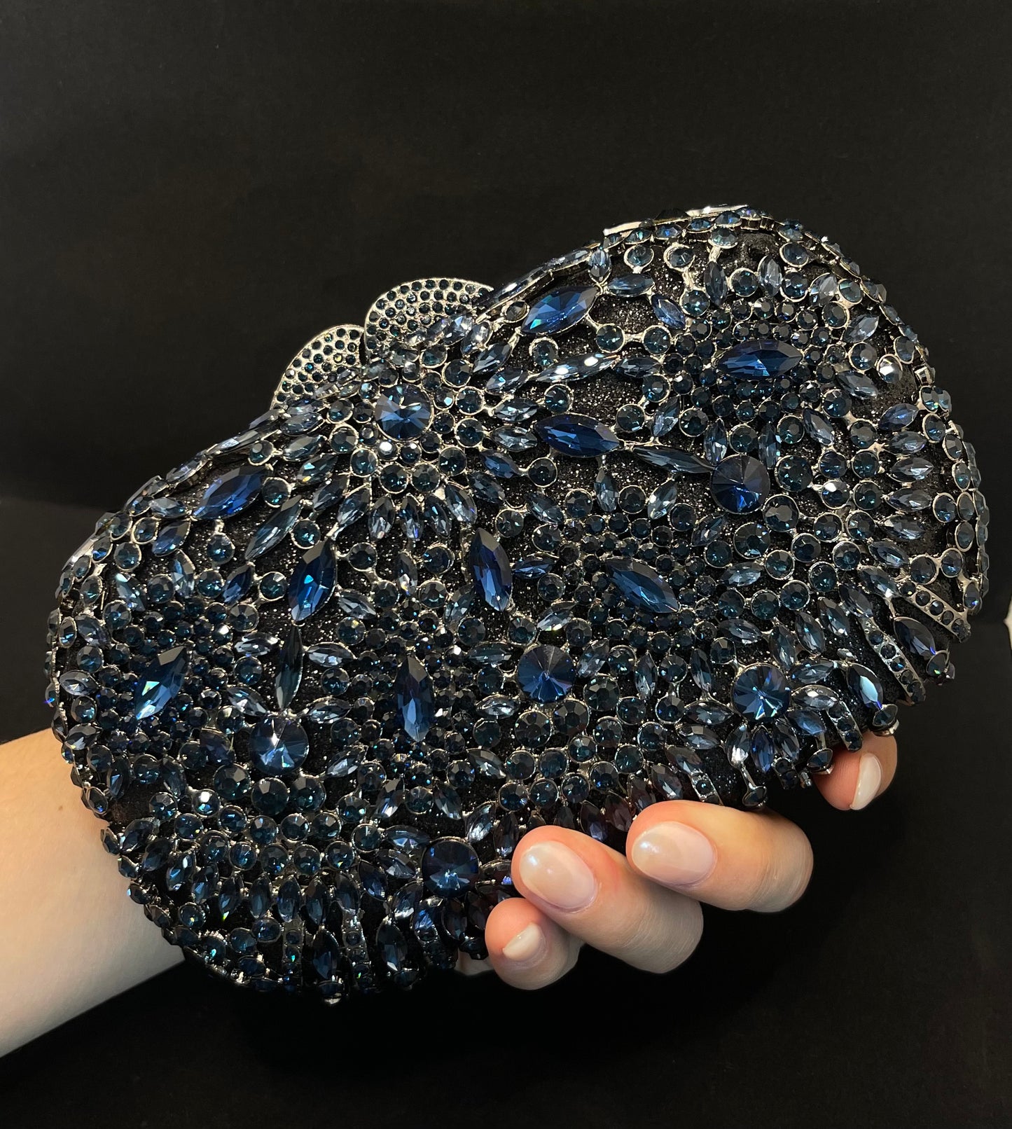 Cartera de mano de estilo Retro con diamantes de cristal, color azul oscuro y morado.