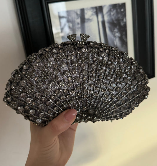 Bolsa Negra Estilo Abanico con Piedras