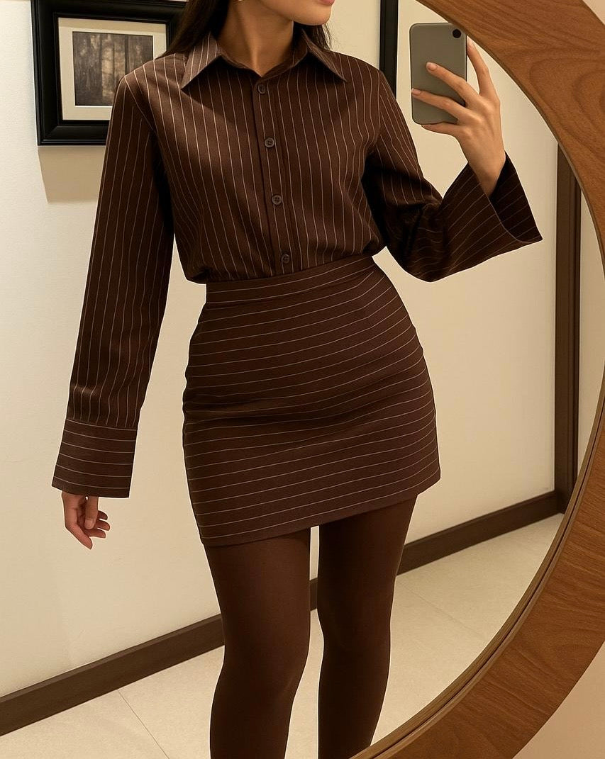 Conjunto de camisa y falda globo en tono marrón con stripes