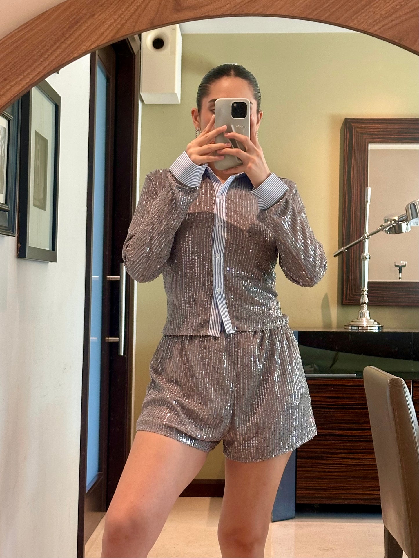 Conjunto de lentejuelas color plata con detalles T-shirt blue stripes