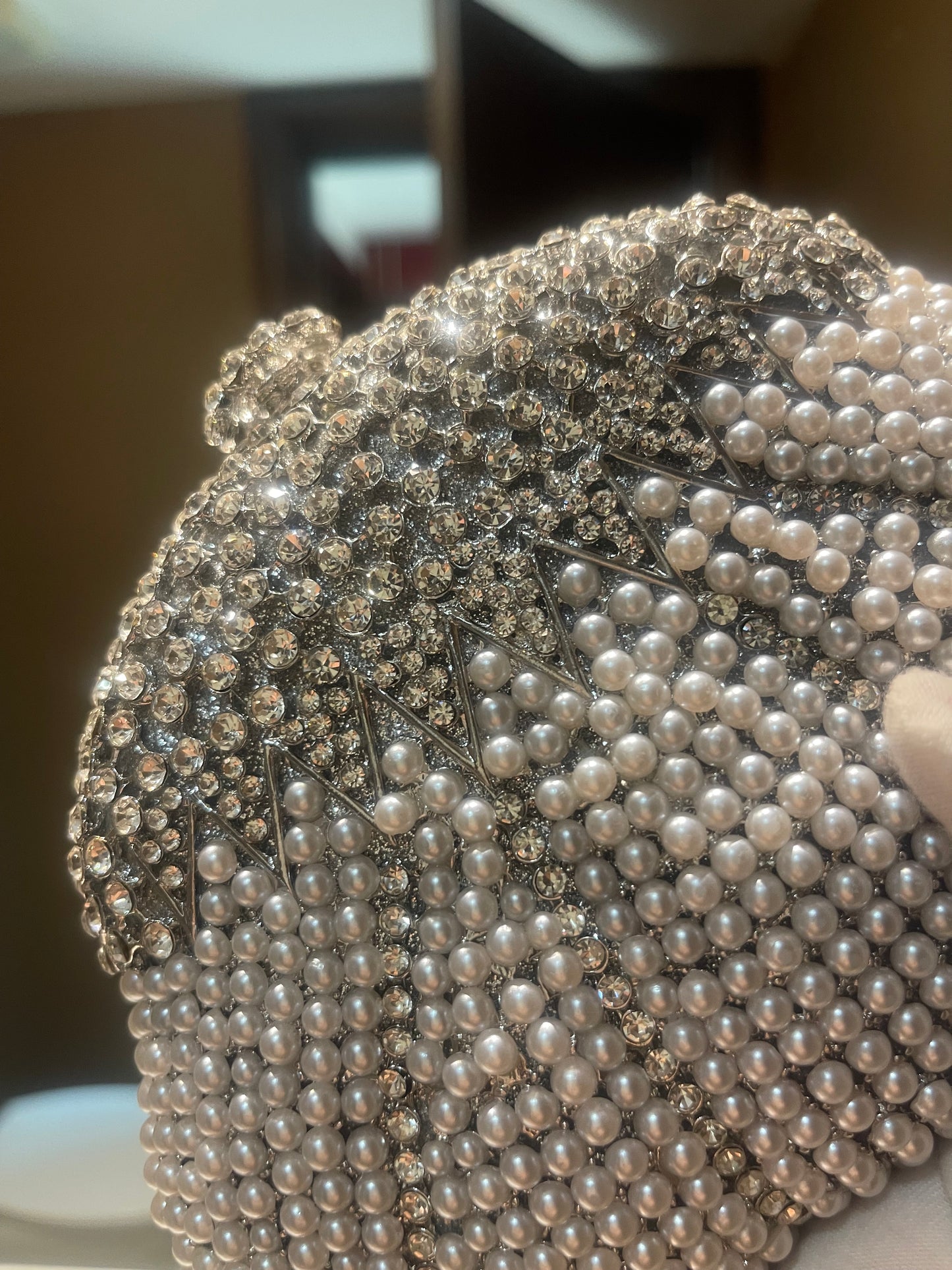 Bolsos de noche con cuentas de perlas blancas para mujer, bolsos de mano con diamantes de imitación.