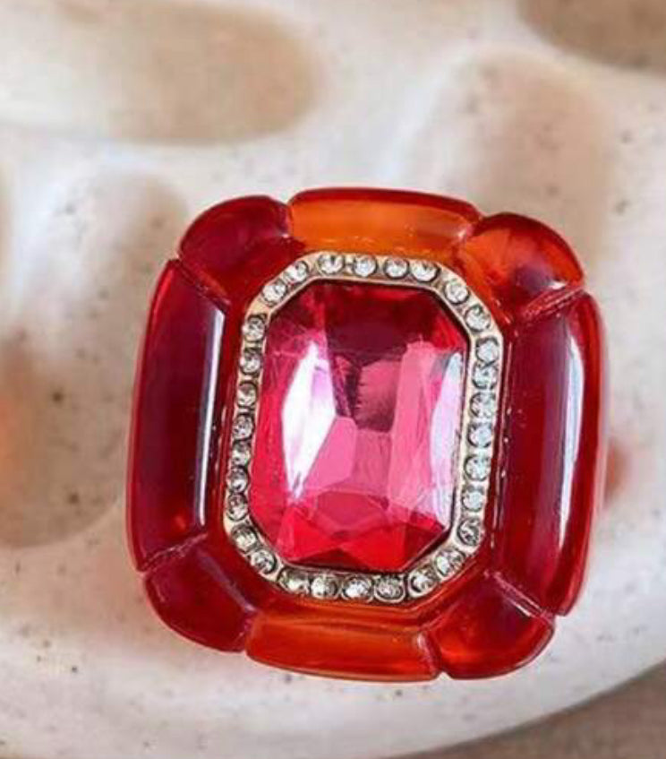 Anillo chunky de resina con piedra