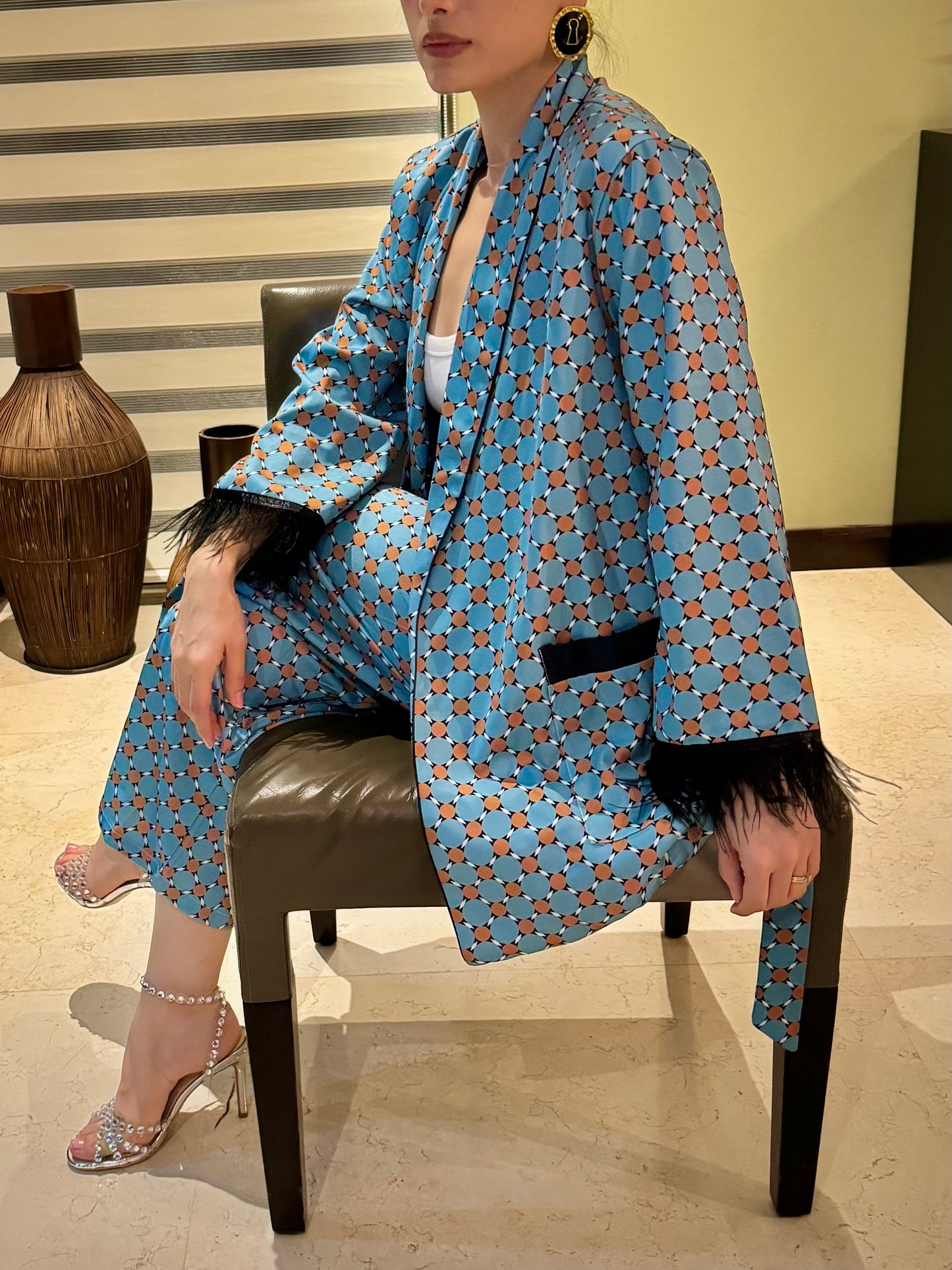 Conjunto seda formal/informal en tono azul.