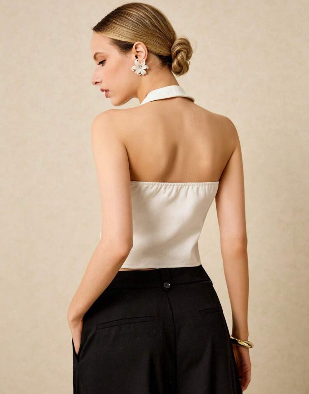 Top/chaleco blanco con botones minimalistas