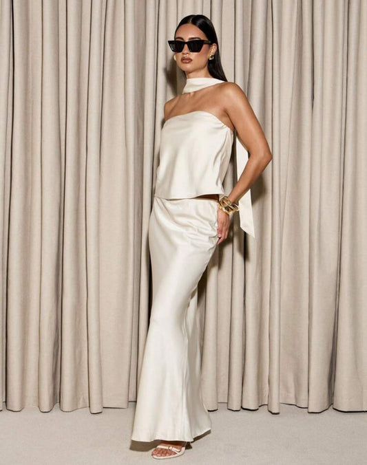 Conjunto de satén blanco