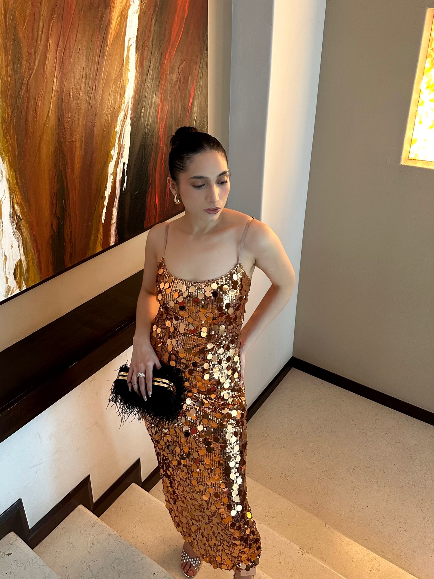 Vestido de fiesta lentejuelas color dorado.